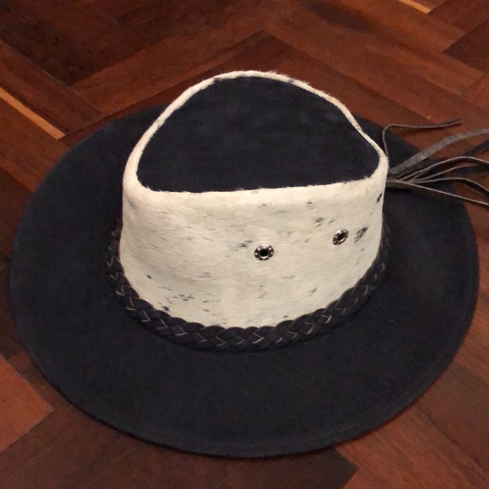Authentic leather hat - Picture 2 of 3